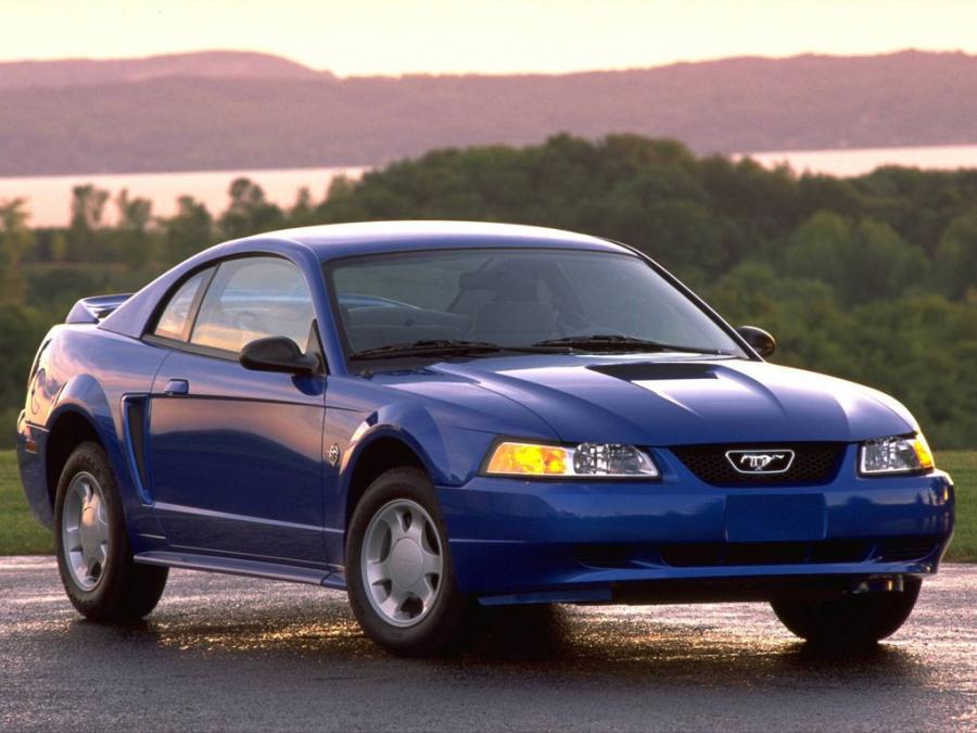  Ford Mustang GT Coupe 1998 года  (фото 2 из 14)